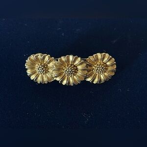 Vintage gold tone, hair clip, flowers, wedding veil hair clip